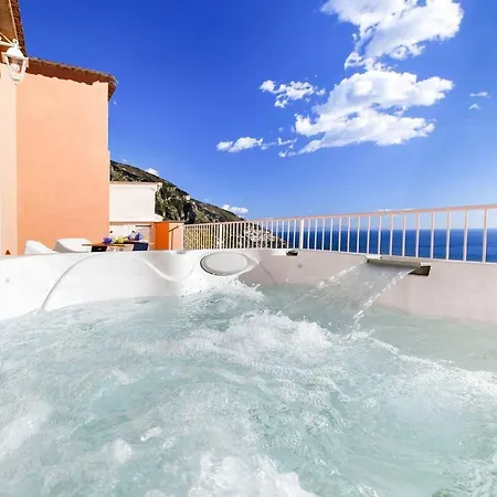 Bluevista Dreamscape -terrace Jacuzzi/hot Tub بوسيتانو